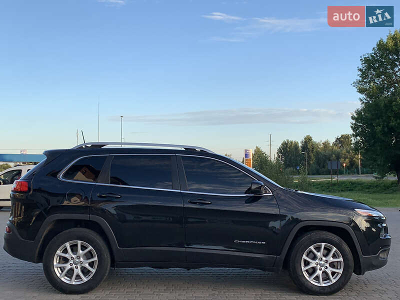 Позашляховик / Кросовер Jeep Cherokee 2015 в Ратному