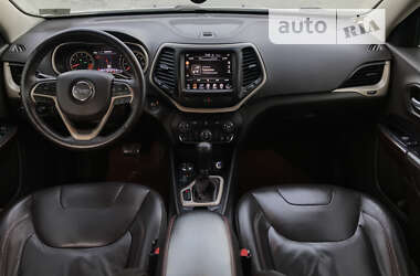 Внедорожник / Кроссовер Jeep Cherokee 2013 в 