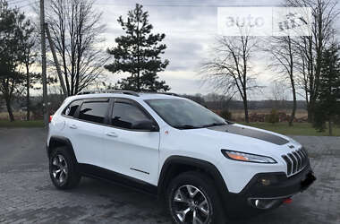 Внедорожник / Кроссовер Jeep Cherokee 2013 в 