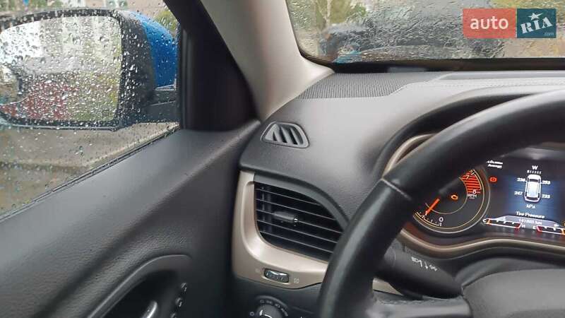 Позашляховик / Кросовер Jeep Cherokee 2017 в Києві