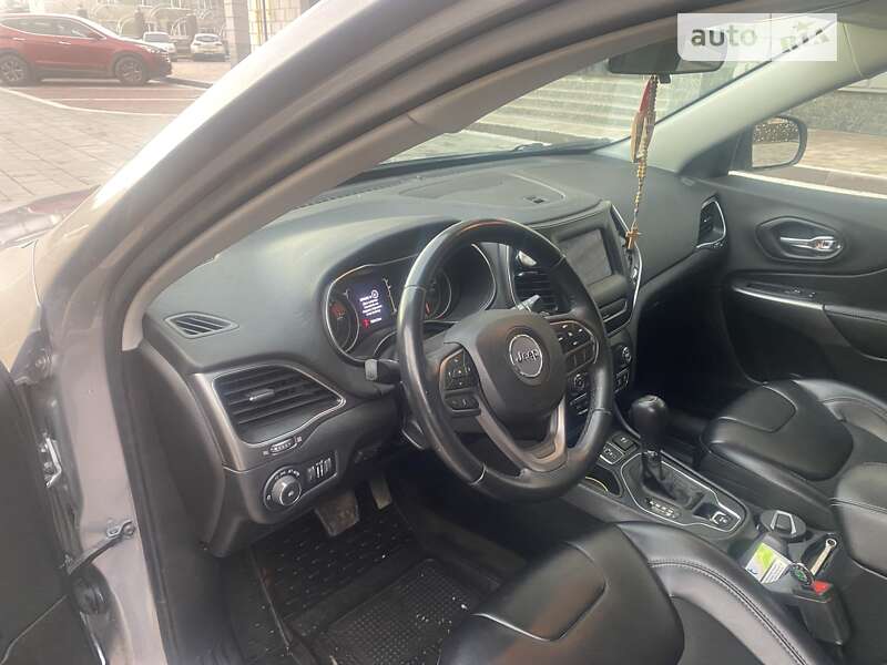 Внедорожник / Кроссовер Jeep Cherokee 2018 в Ивано-Франковске