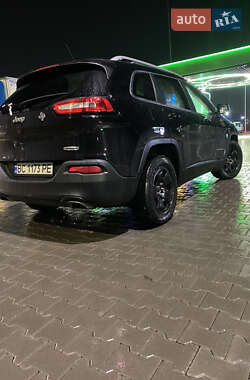 Внедорожник / Кроссовер Jeep Cherokee 2017 в 