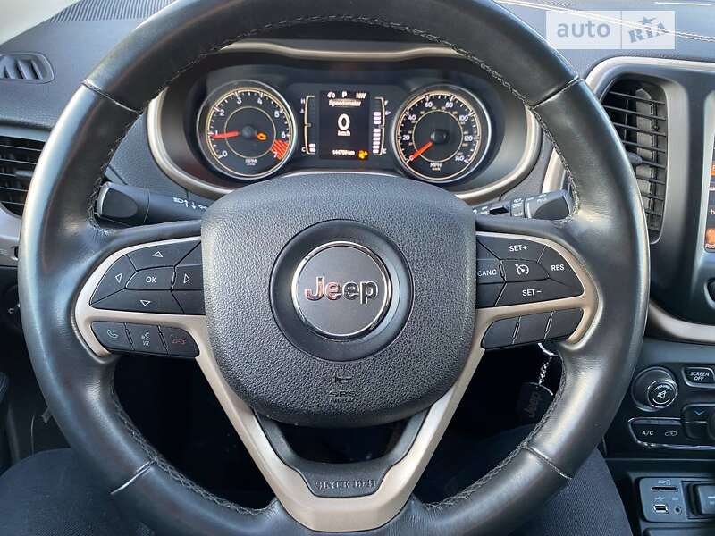 Позашляховик / Кросовер Jeep Cherokee 2014 в Хмельницькому