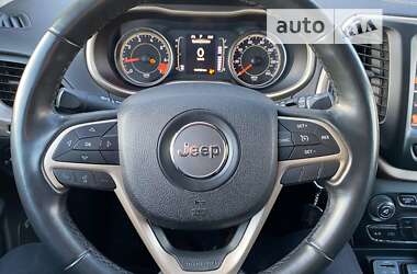 Внедорожник / Кроссовер Jeep Cherokee 2014 в 