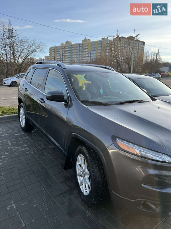 Внедорожник / Кроссовер Jeep Cherokee 2016 в Хмельницком