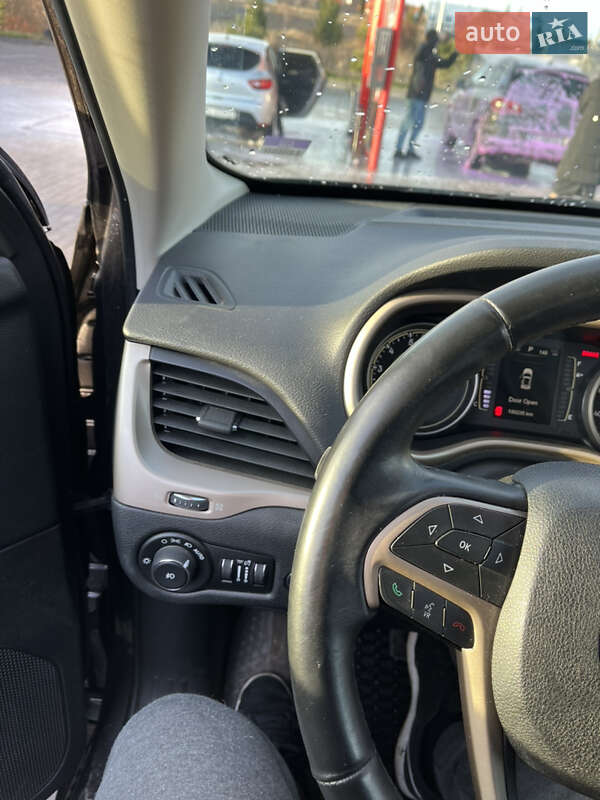 Внедорожник / Кроссовер Jeep Cherokee 2016 в Хмельницком