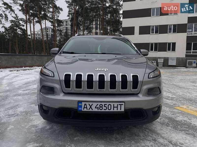 Внедорожник / Кроссовер Jeep Cherokee 2015 в Ирпене