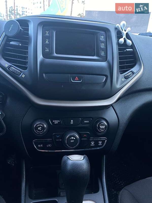 Внедорожник / Кроссовер Jeep Cherokee 2015 в Ирпене фото 8 Внедорожник / Кроссовер Jeep Cherokee 2015 в Ирпене