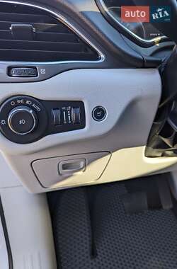 Позашляховик / Кросовер Jeep Cherokee 2019 в 