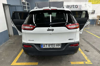 Позашляховик / Кросовер Jeep Cherokee 2014 в 