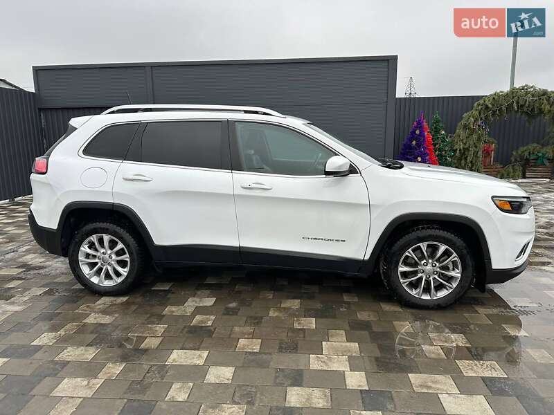 Позашляховик / Кросовер Jeep Cherokee 2018 в Семенівці