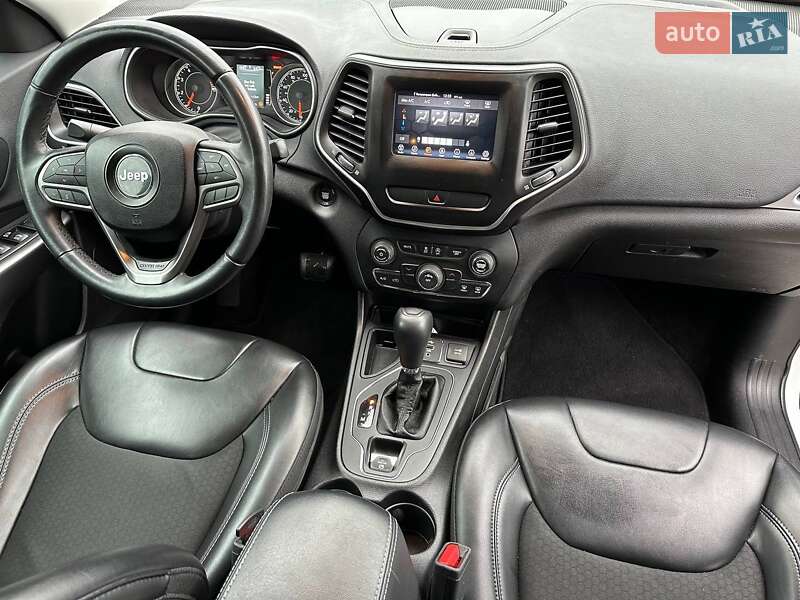 Позашляховик / Кросовер Jeep Cherokee 2018 в Семенівці