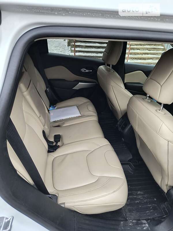 Позашляховик / Кросовер Jeep Cherokee 2017 в Валках