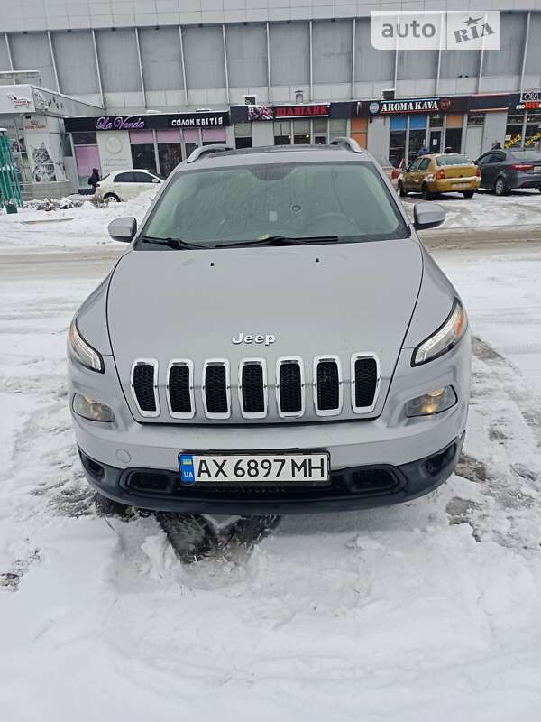 Внедорожник / Кроссовер Jeep Cherokee 2016 в Харькове