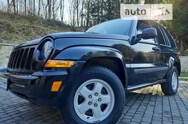 Внедорожник / Кроссовер Jeep Cherokee 2005 в 