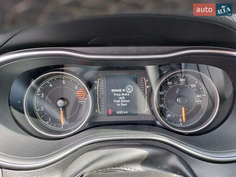Внедорожник / Кроссовер Jeep Cherokee 2019 в Киеве