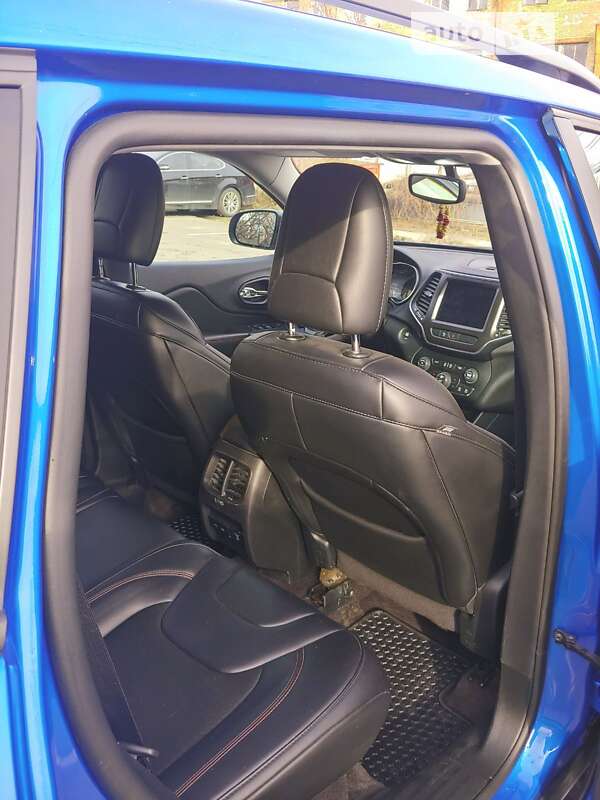 Внедорожник / Кроссовер Jeep Cherokee 2018 в Киеве