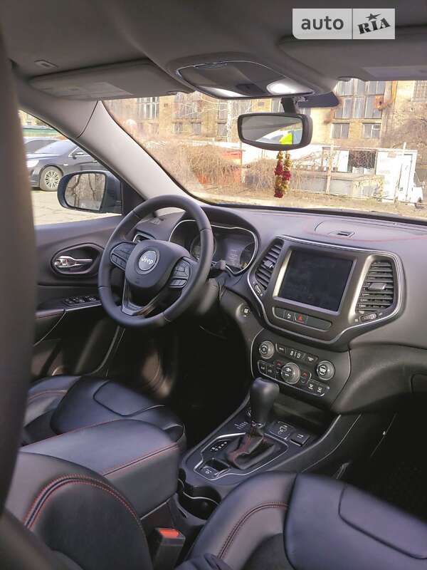 Внедорожник / Кроссовер Jeep Cherokee 2018 в Киеве