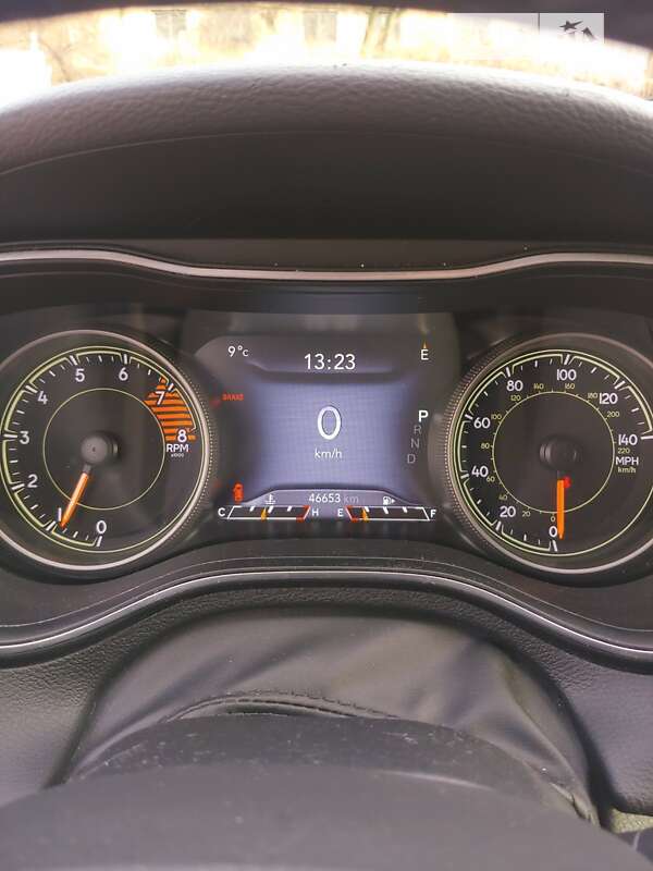 Внедорожник / Кроссовер Jeep Cherokee 2018 в Киеве