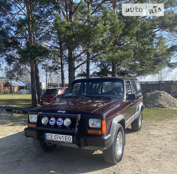 Внедорожник / Кроссовер Jeep Cherokee 1993 в Черновцах