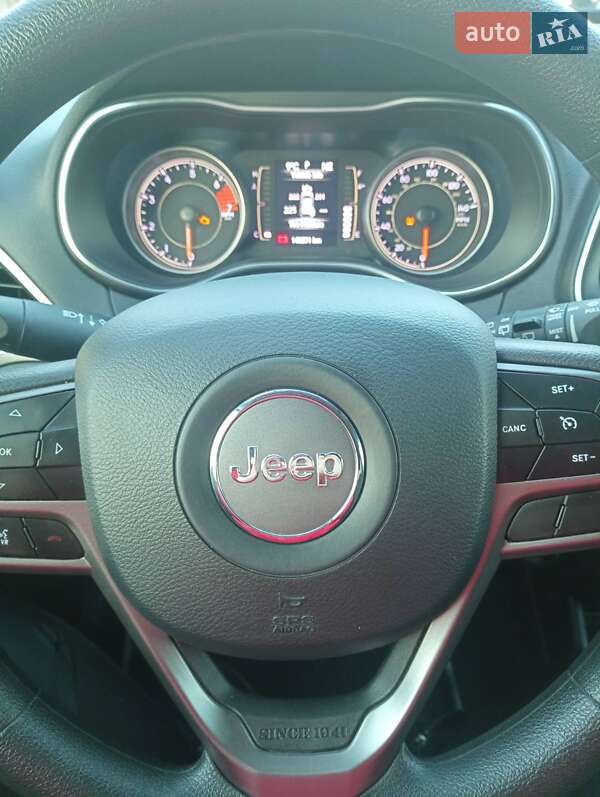 Позашляховик / Кросовер Jeep Cherokee 2020 в Смілі фото 15 Позашляховик / Кросовер Jeep Cherokee 2020 в Смілі