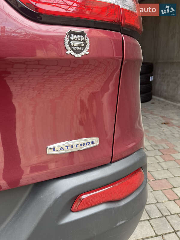 Внедорожник / Кроссовер Jeep Cherokee 2015 в Одессе