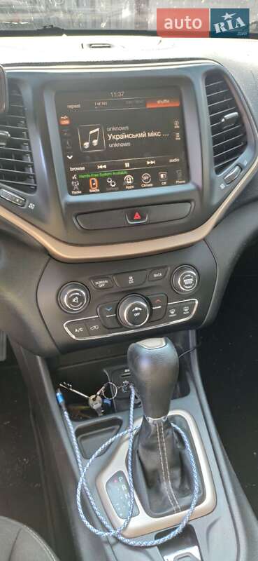 Позашляховик / Кросовер Jeep Cherokee 2015 в Черкасах