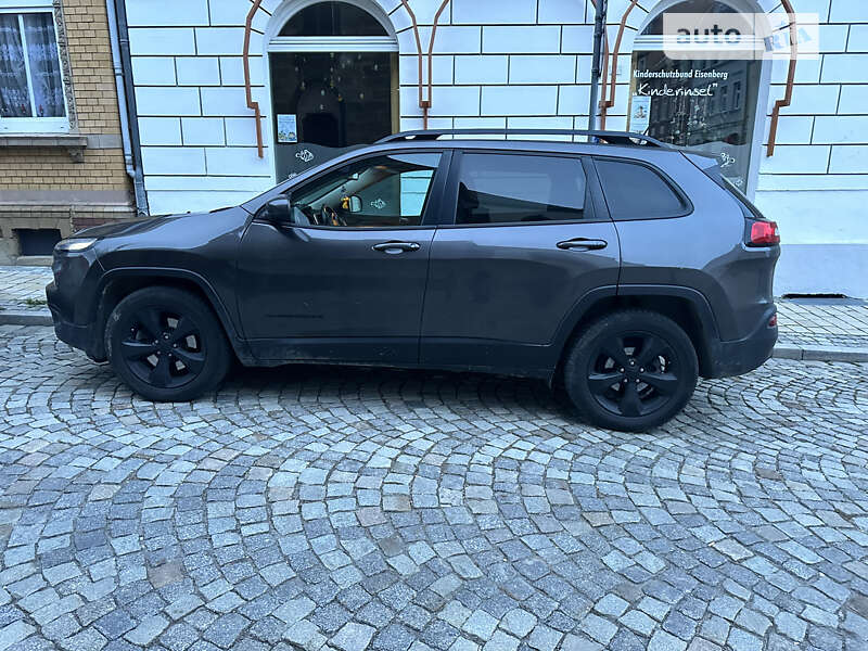 Внедорожник / Кроссовер Jeep Cherokee 2017 в Днепре