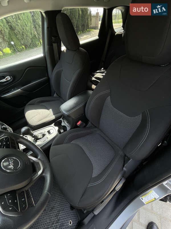 Внедорожник / Кроссовер Jeep Cherokee 2018 в Самборе фото 36 Внедорожник / Кроссовер Jeep Cherokee 2018 в Самборе