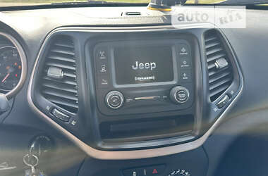 Внедорожник / Кроссовер Jeep Cherokee 2017 в Глухове