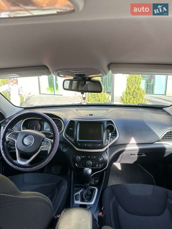 Внедорожник / Кроссовер Jeep Cherokee 2016 в Хмельницком