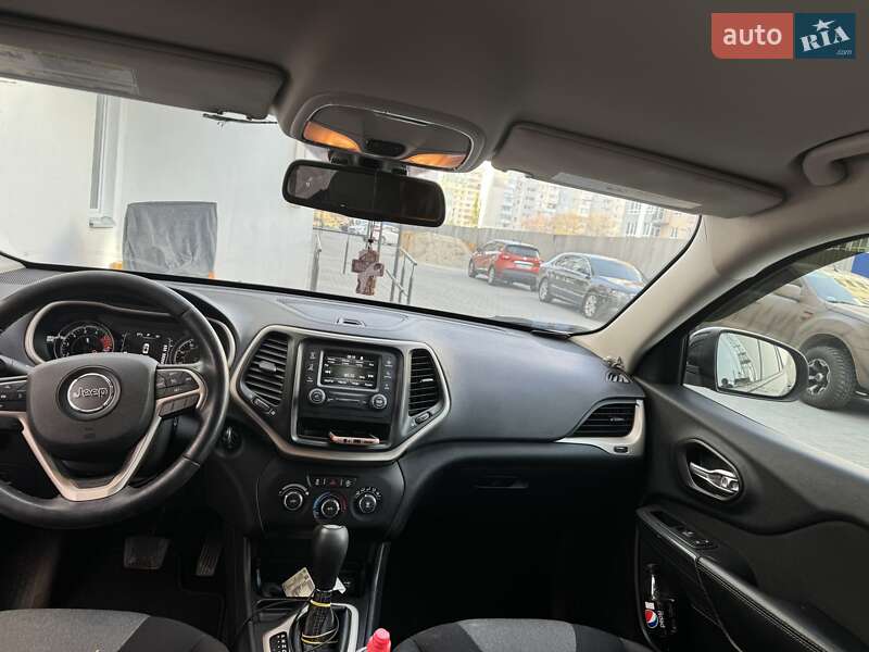 Позашляховик / Кросовер Jeep Cherokee 2016 в Дніпрі фото 5 Позашляховик / Кросовер Jeep Cherokee 2016 в Дніпрі