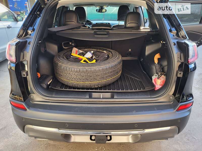 Внедорожник / Кроссовер Jeep Cherokee 2018 в Ровно