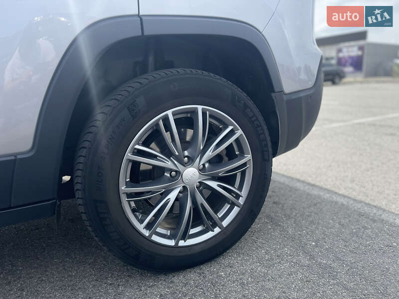 Внедорожник / Кроссовер Jeep Cherokee 2019 в Киеве фото 15 Внедорожник / Кроссовер Jeep Cherokee 2019 в Киеве