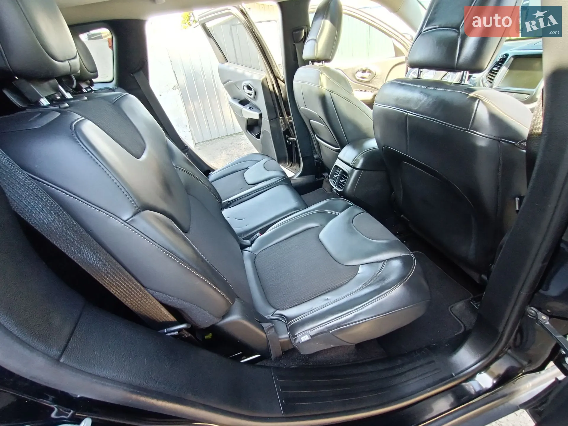 2017 Jeep Cherokee - мініатюра 33