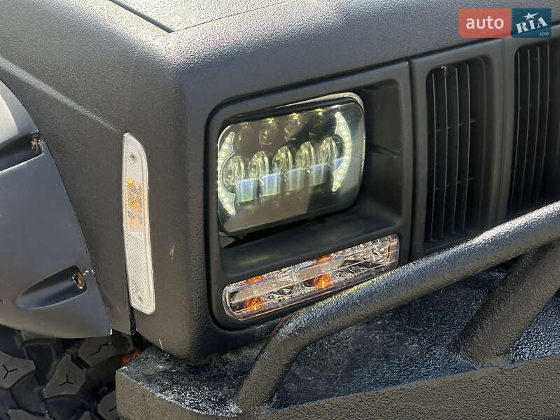 Позашляховик / Кросовер Jeep Cherokee 1997 в Чернівцях