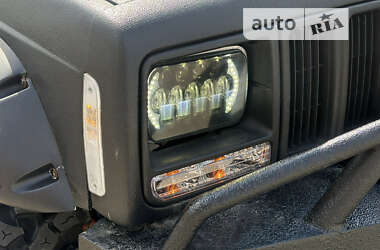 Позашляховик / Кросовер Jeep Cherokee 1997 в Чернівцях