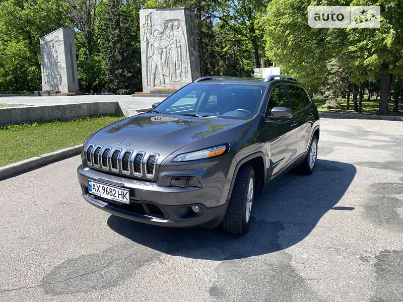 Внедорожник / Кроссовер Jeep Cherokee 2017 в Харькове