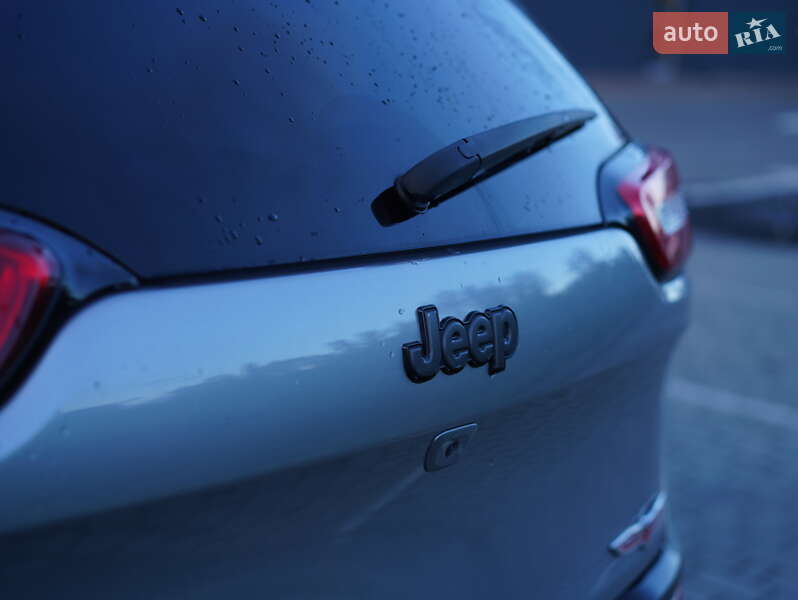 Позашляховик / Кросовер Jeep Cherokee 2014 в Хмельницькому