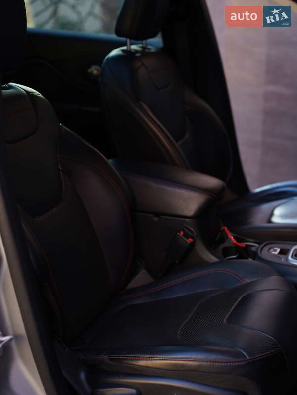 Позашляховик / Кросовер Jeep Cherokee 2014 в Хмельницькому