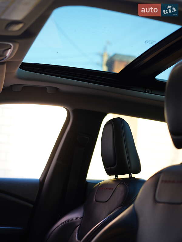 Позашляховик / Кросовер Jeep Cherokee 2014 в Хмельницькому