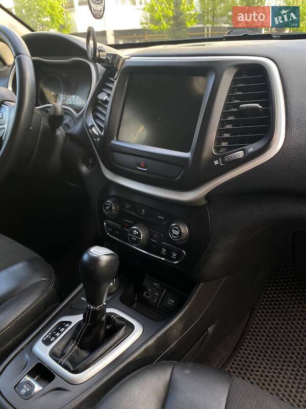 Внедорожник / Кроссовер Jeep Cherokee 2017 в Буче фото 16 Внедорожник / Кроссовер Jeep Cherokee 2017 в Буче