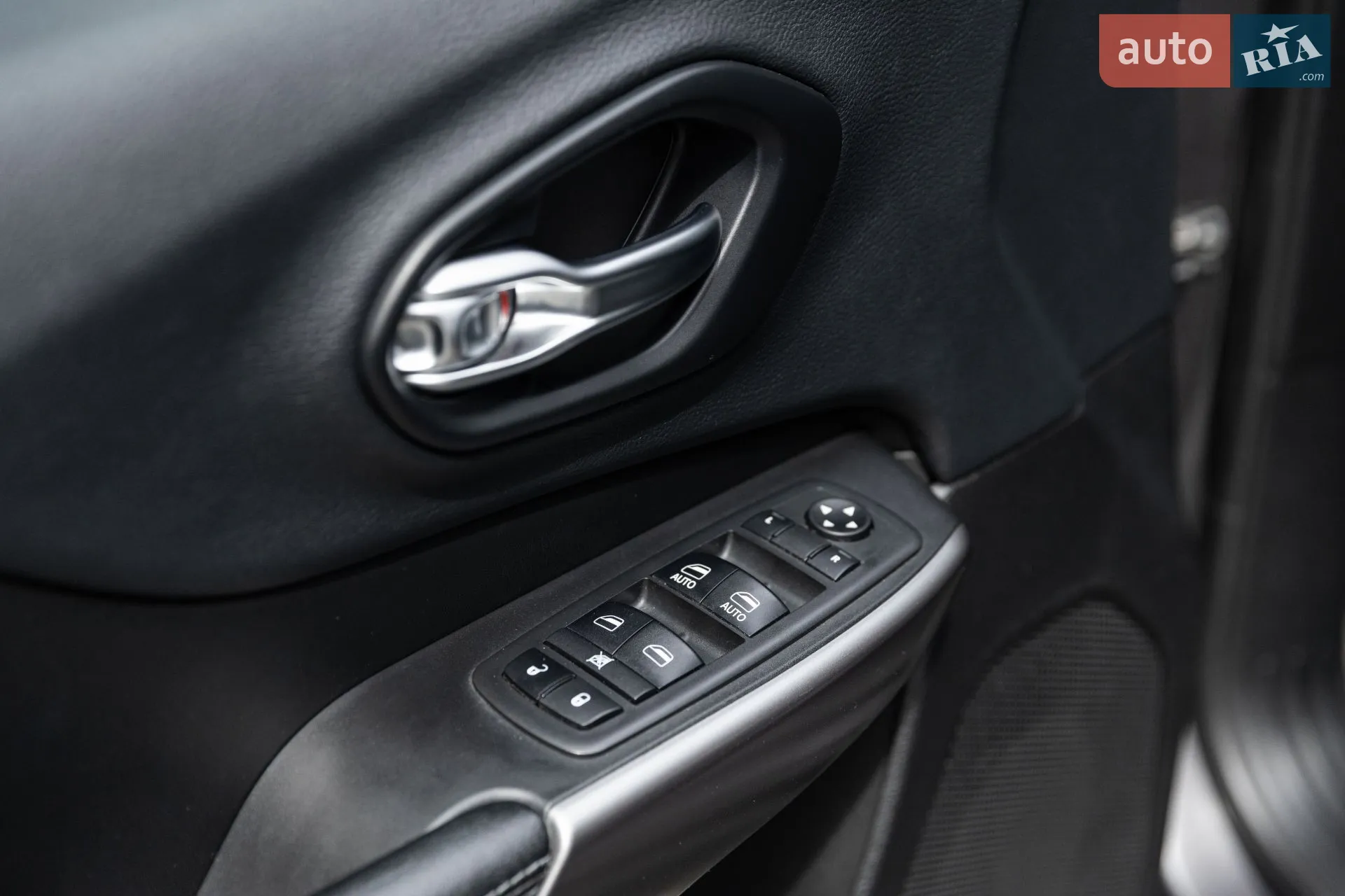 2018 Jeep Cherokee - мініатюра 15