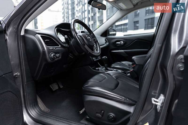 Внедорожник / Кроссовер Jeep Cherokee 2018 в Ивано-Франковске