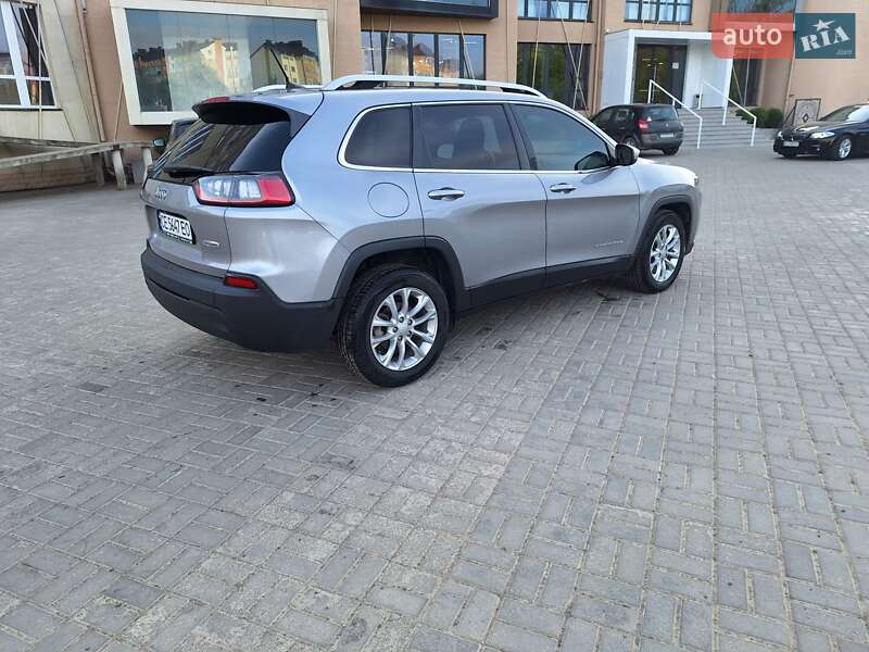 Внедорожник / Кроссовер Jeep Cherokee 2018 в Черновцах