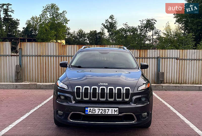 Внедорожник / Кроссовер Jeep Cherokee 2014 в Киеве