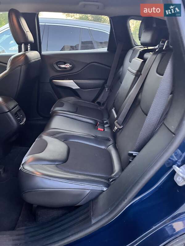 Внедорожник / Кроссовер Jeep Cherokee 2017 в Ужгороде фото 12 Внедорожник / Кроссовер Jeep Cherokee 2017 в Ужгороде