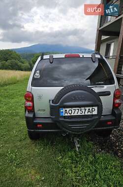 Внедорожник / Кроссовер Jeep Cherokee 2003 в 