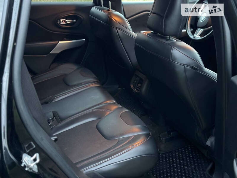 Позашляховик / Кросовер Jeep Cherokee 2017 в Переяславі