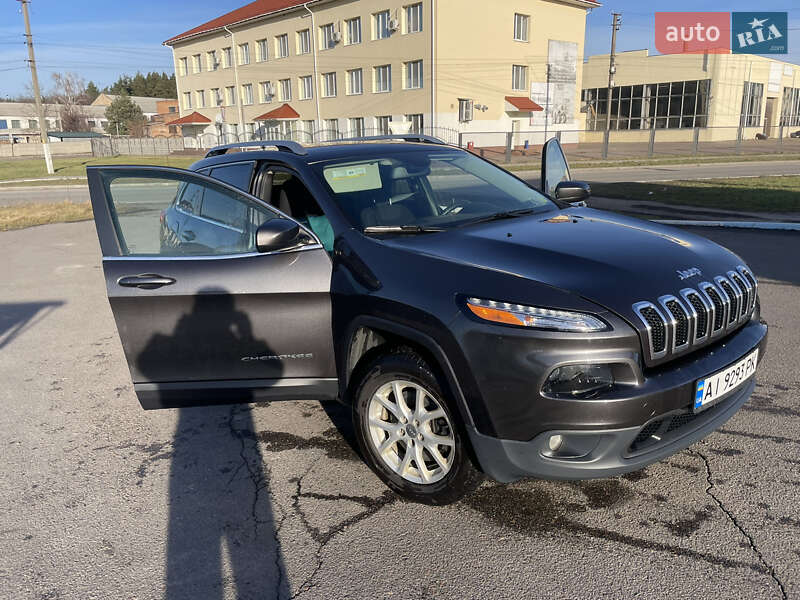 Позашляховик / Кросовер Jeep Cherokee 2016 в Володарці